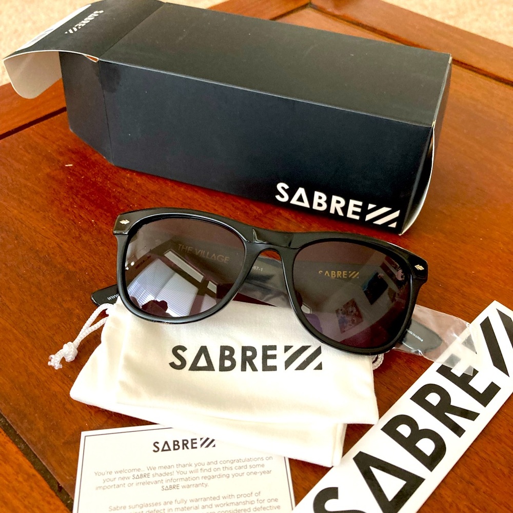 New sabre “ the village” wayfarer style sunglasses non polar
